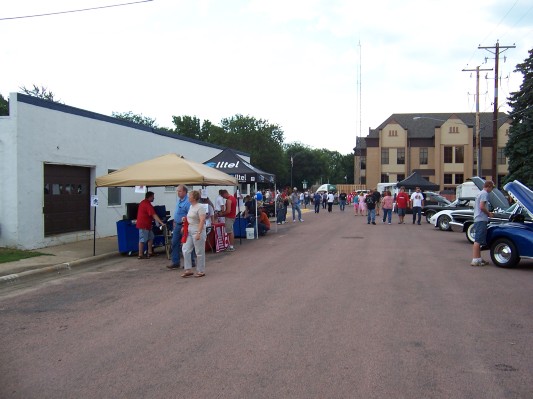 Some vendors left when it started rainin'.